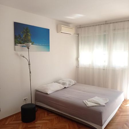 Pretty Big Double Bed Room With Balcony Split Exterior foto