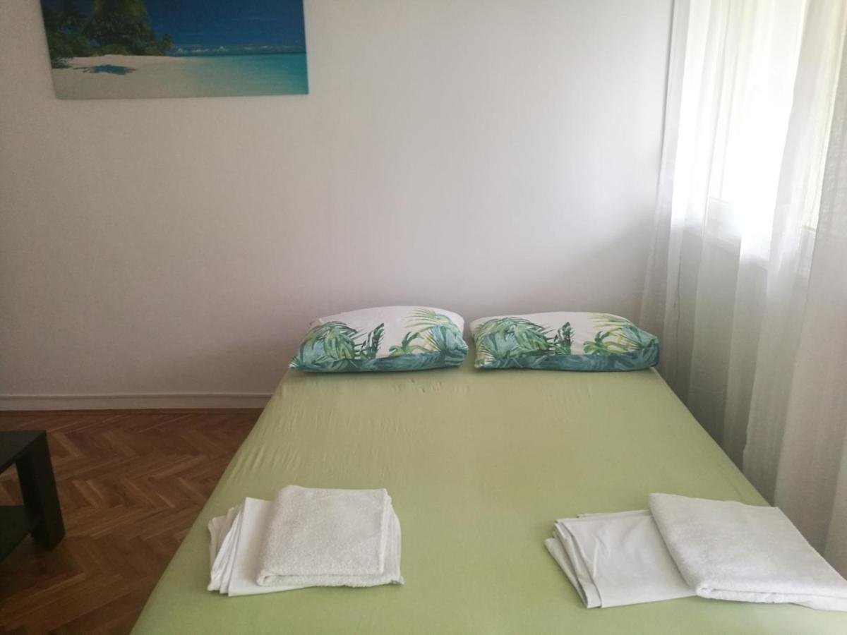 Pretty Big Double Bed Room With Balcony Split Exterior foto