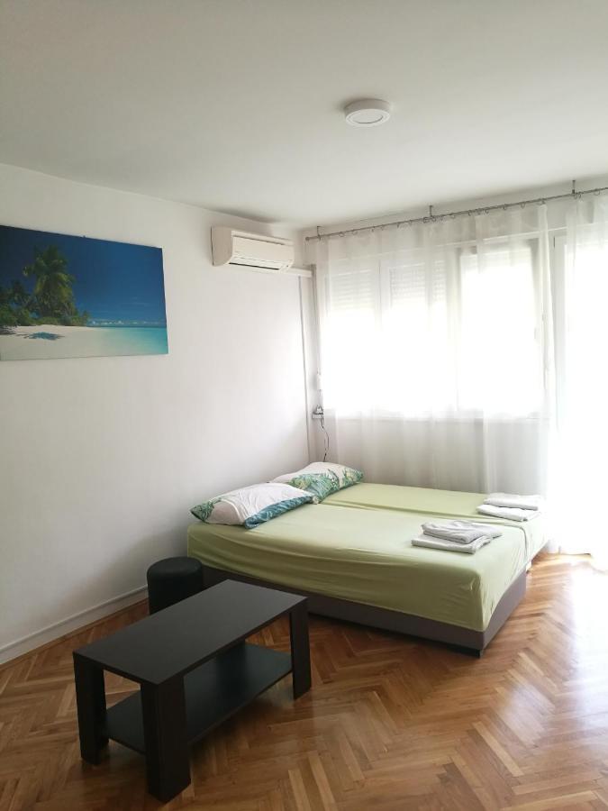 Pretty Big Double Bed Room With Balcony Split Exterior foto