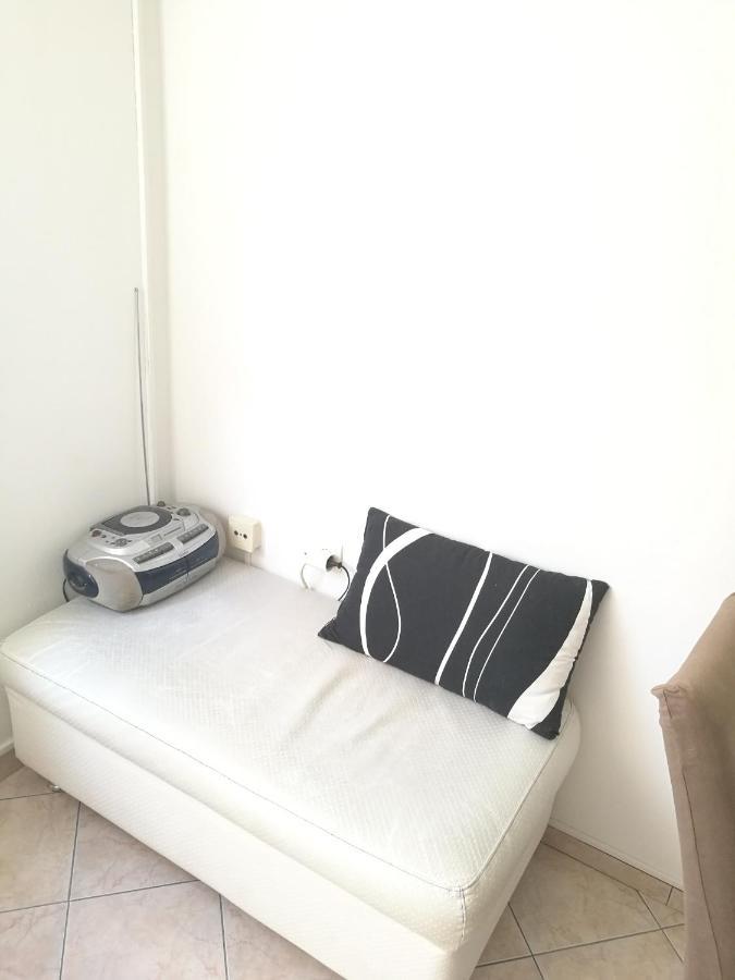 Pretty Big Double Bed Room With Balcony Split Exterior foto