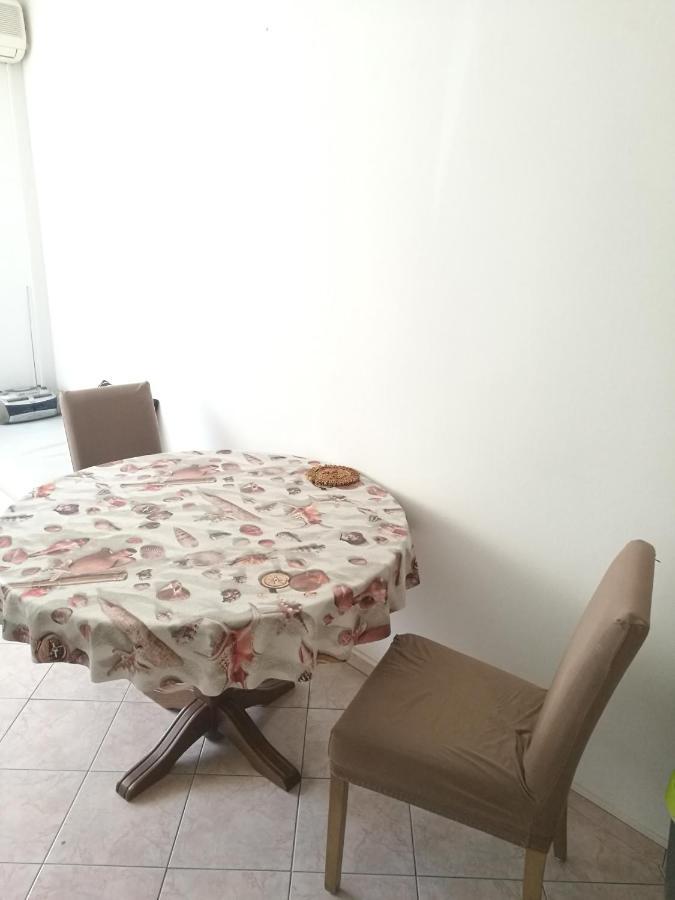 Pretty Big Double Bed Room With Balcony Split Exterior foto