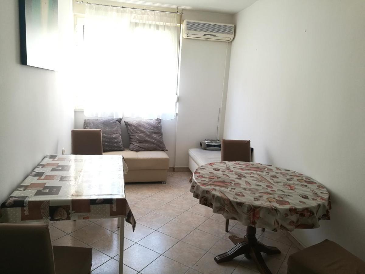 Pretty Big Double Bed Room With Balcony Split Exterior foto