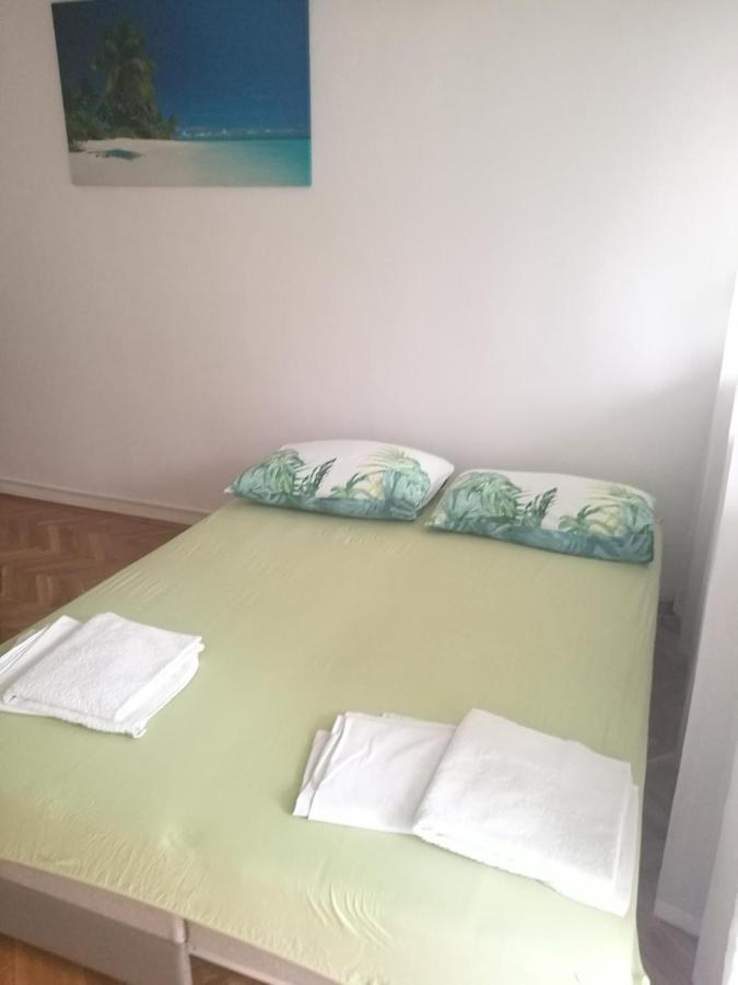 Pretty Big Double Bed Room With Balcony Split Exterior foto